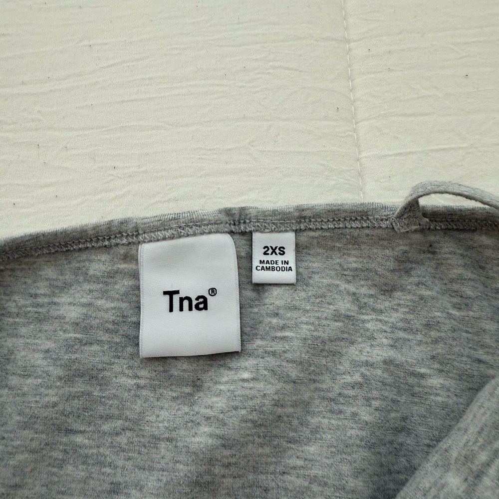 TNA Chill Karelis Cropped Tank - Picture 4 of 7